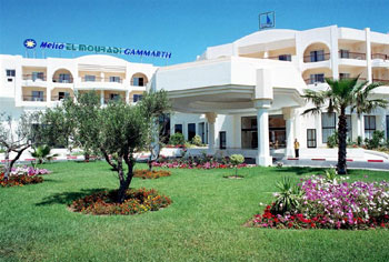 Façade de l'hôtel El Mouradi